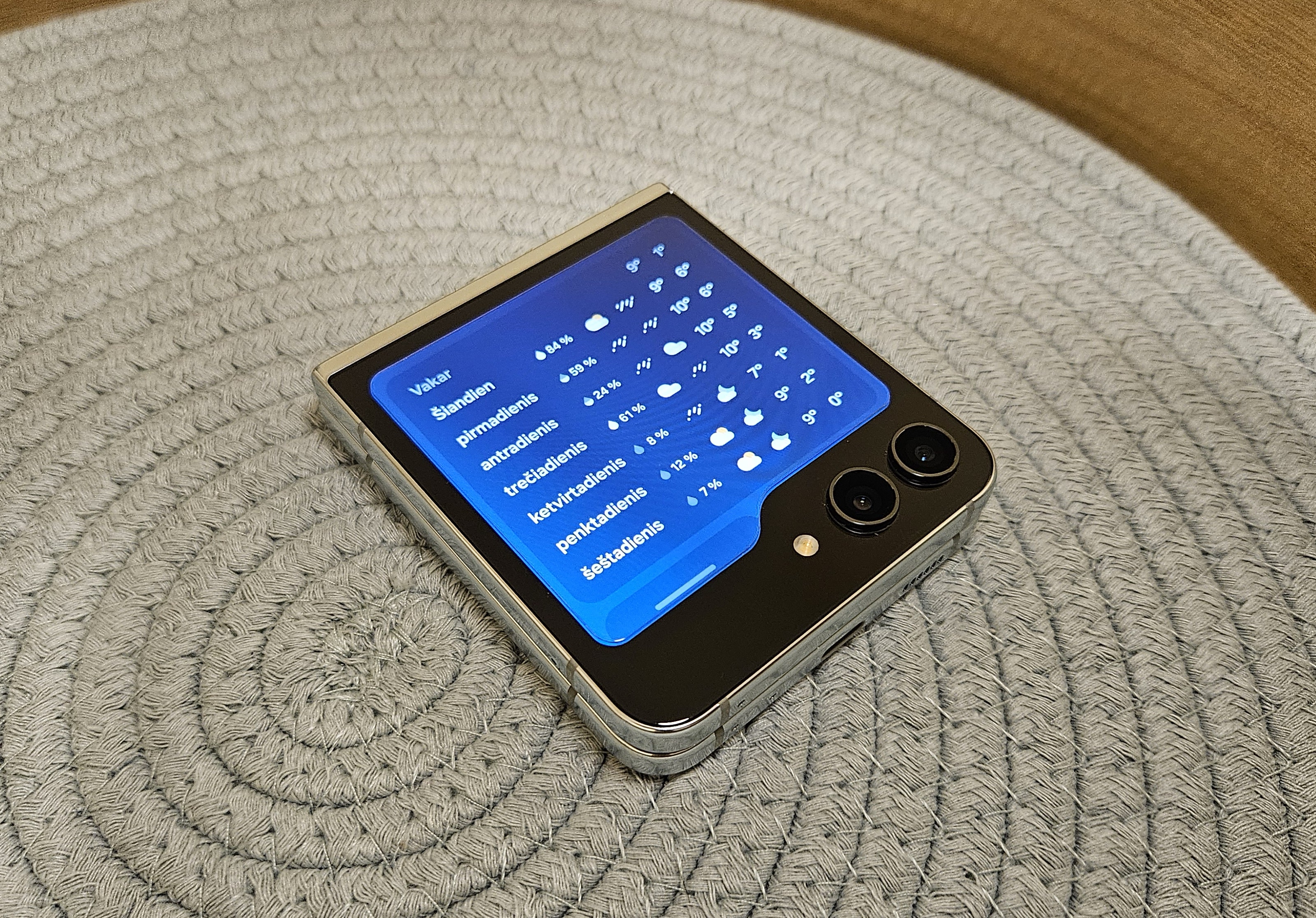 Galaxy Flip5 ekranas